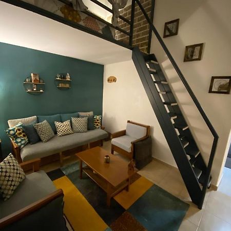 Small Cosy House Lavrion Apartment Bagian luar foto