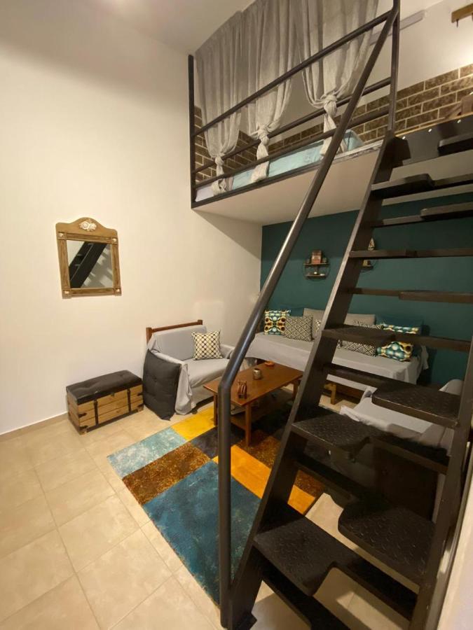 Small Cosy House Lavrion Apartment Bagian luar foto