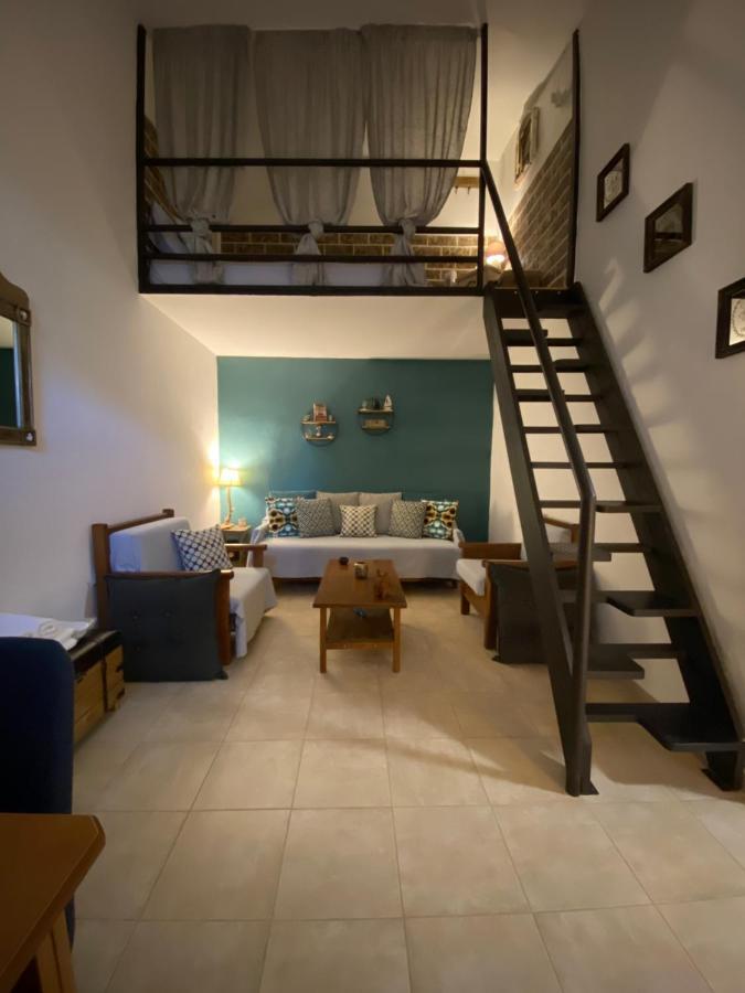 Small Cosy House Lavrion Apartment Bagian luar foto