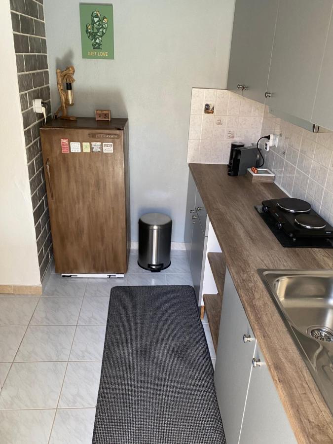 Small Cosy House Lavrion Apartment Bagian luar foto