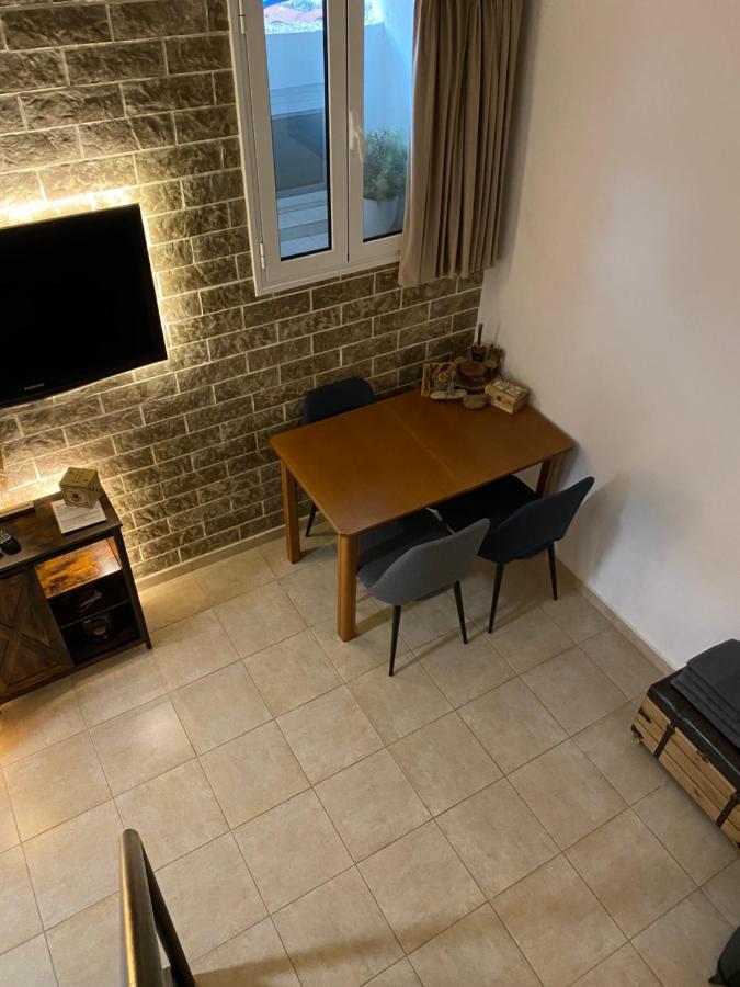 Small Cosy House Lavrion Apartment Bagian luar foto