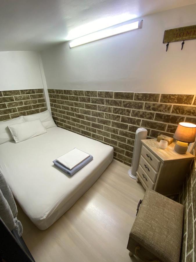 Small Cosy House Lavrion Apartment Bagian luar foto